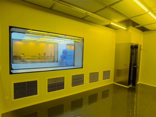 千級電子半導(dǎo)體凈化車間裝修成本分析：每平方米多少錢?